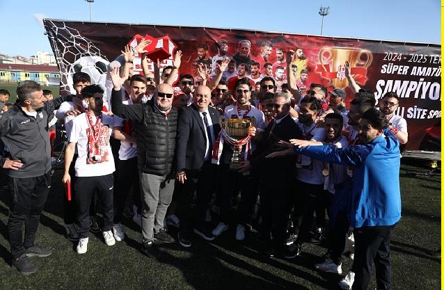 Süper Amatör Küme Şampiyonu Kapaklı Site Spor Kupasını Aldı