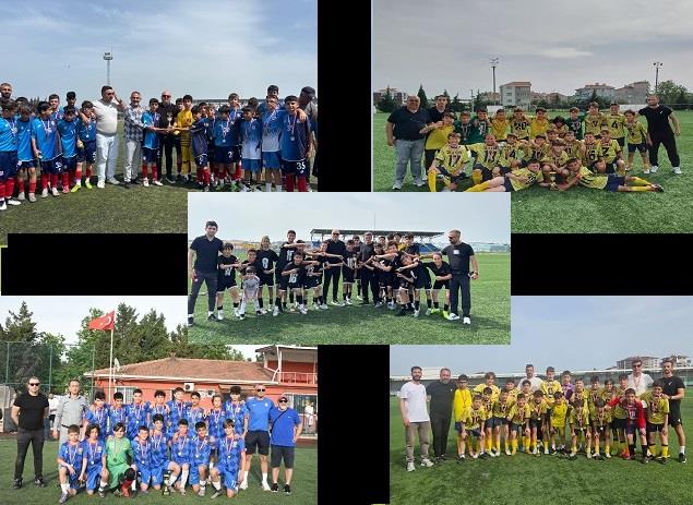 Metin ALTUN U 13 Ligi  Takımları Kupa ve Madalyalarını Aldı.